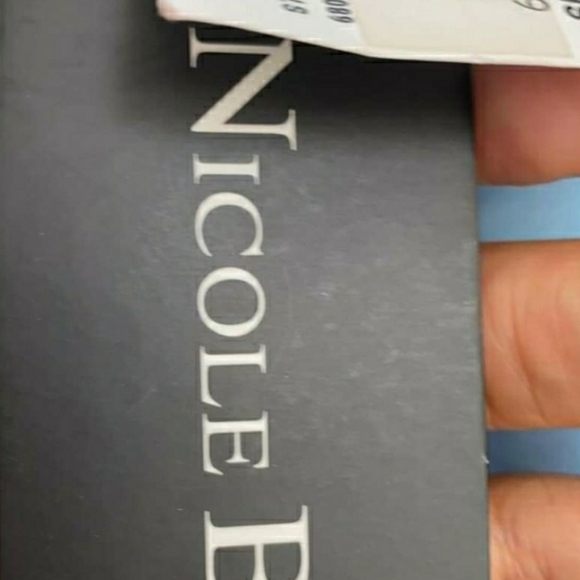 Nicole Backi Gown as Seen on Peggy - Picture 8 of 17